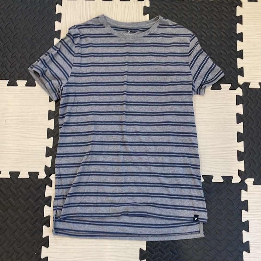 Men’s American Eagle size medium Gray and Blue T-shirt